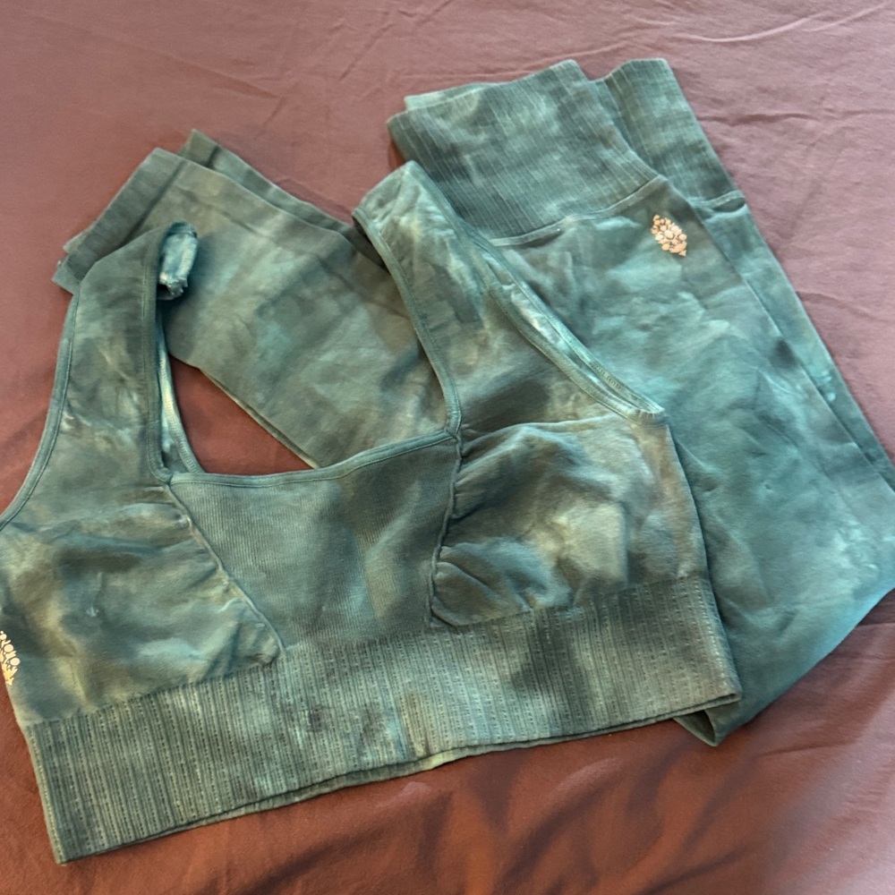 Free people movement tie dye work out set. Top M/L Bottoms XS/S.